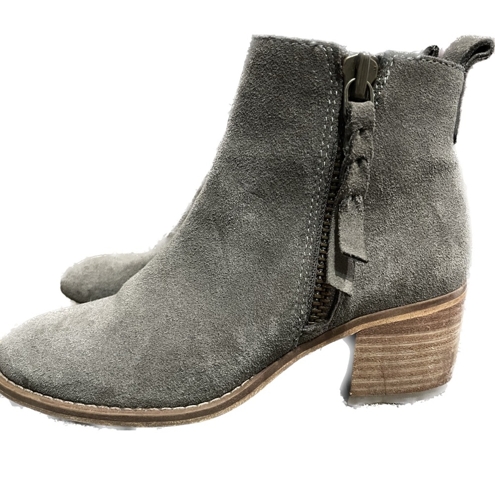 Grey Suede Ankle Boots Made of Genuine Leather by BP in US WOMEN Size 4.5 Medium